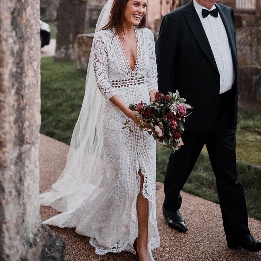 ISO Galvan Sevilla Gown